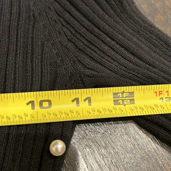 Millau LF Cardigan pearl detail - Picture 6 of 10